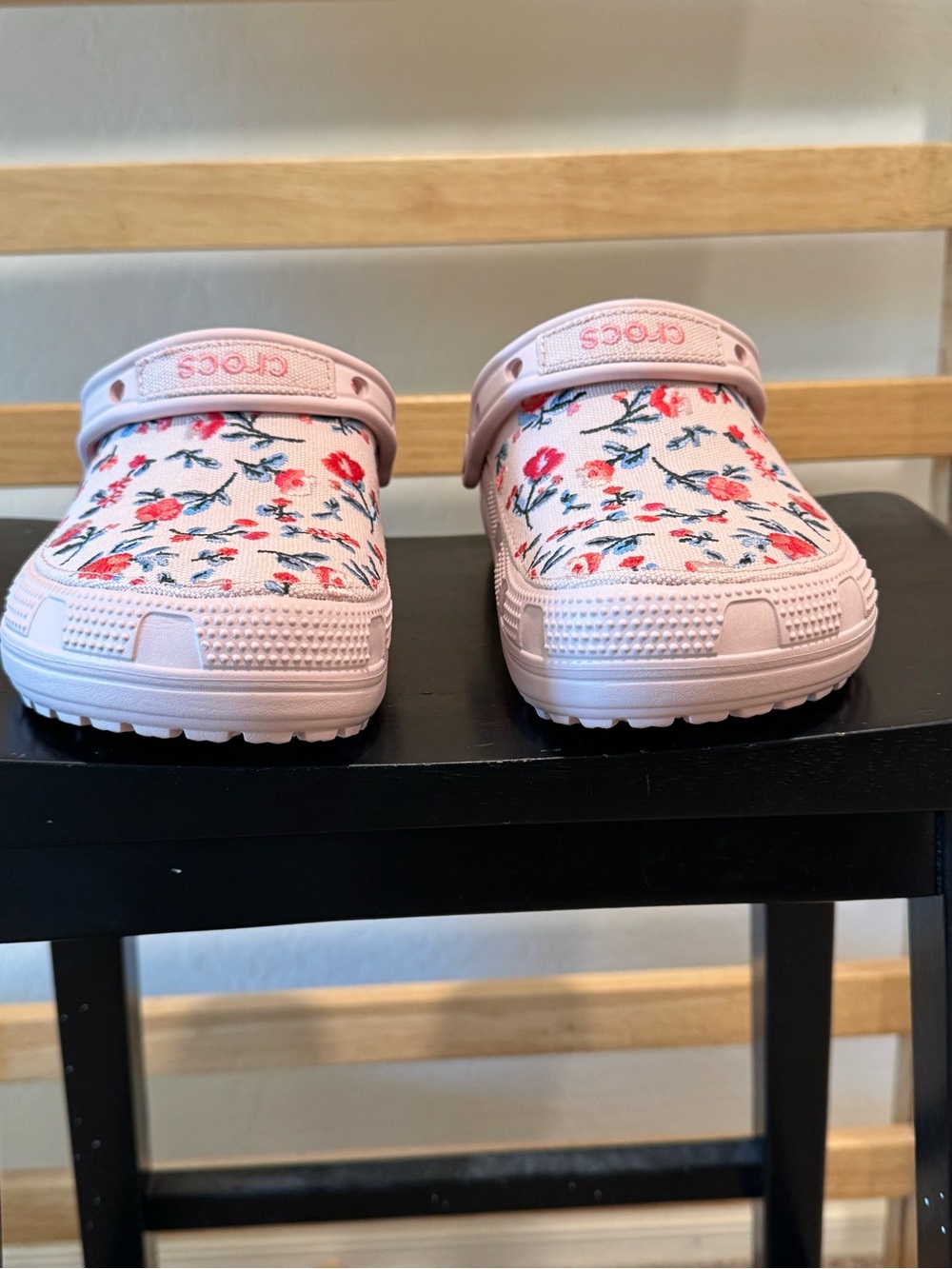 CROCS Cotton Candy Womens 8